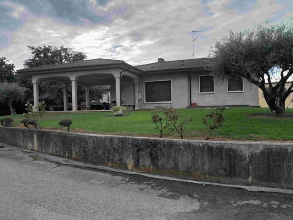 casa indipendente in vendita a Cerea