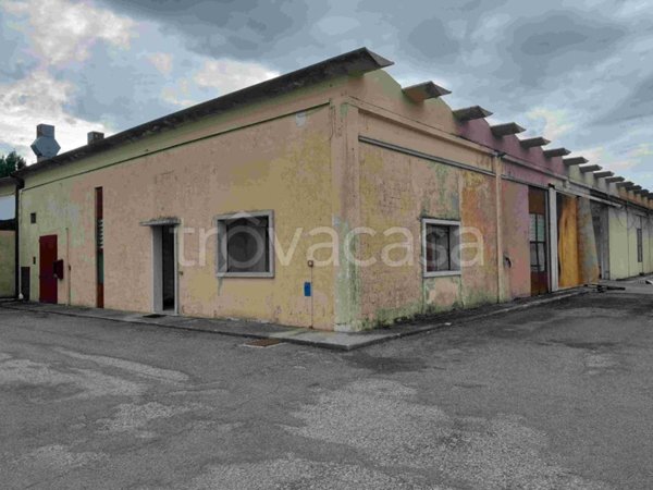 locale commerciale in vendita a Cerea