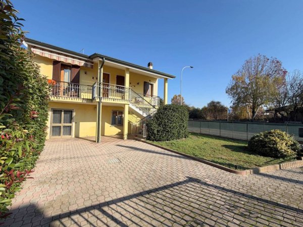 casa indipendente in vendita a Cerea in zona Asparetto