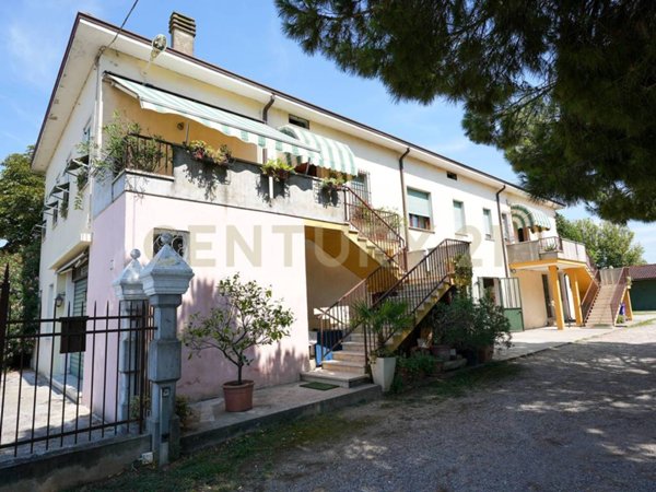 casa indipendente in vendita a Cerea in zona Asparetto