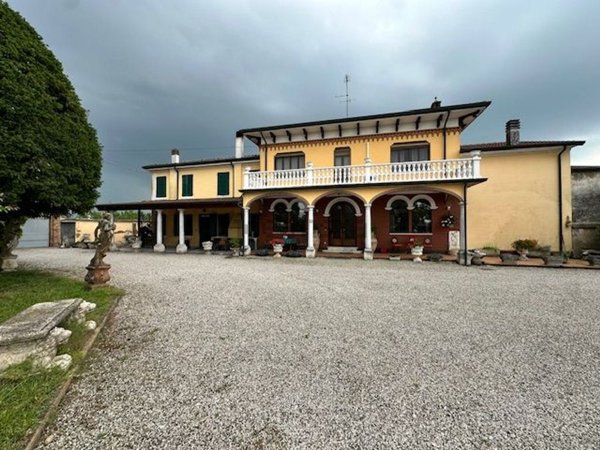 casa indipendente in vendita a Cerea in zona Asparetto
