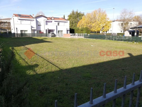 terreno edificabile in vendita a Cerea in zona Asparetto