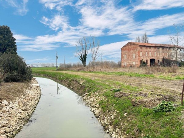 casale in vendita a Cerea