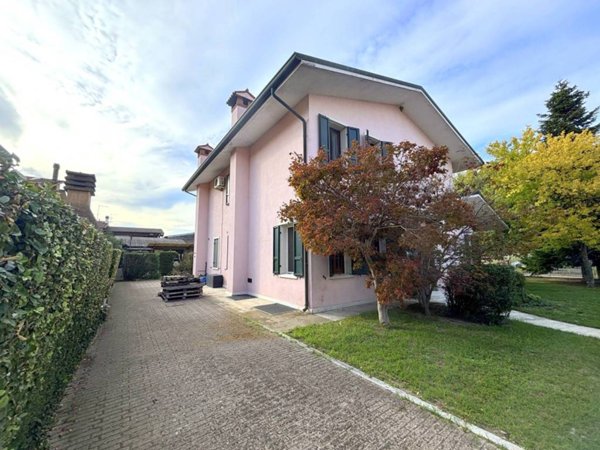 casa indipendente in vendita a Cerea in zona Asparetto