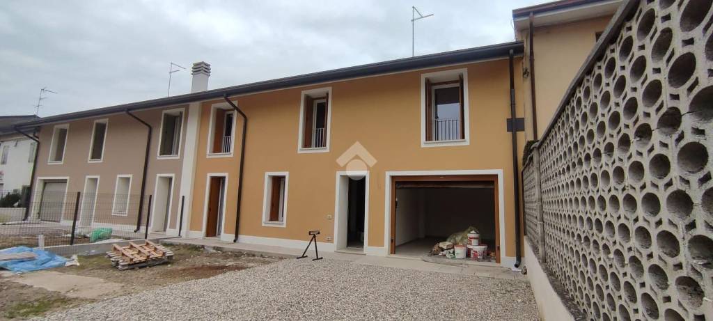 casa indipendente in vendita a Cerea