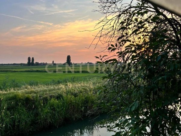 casa indipendente in vendita a Cerea in zona Asparetto