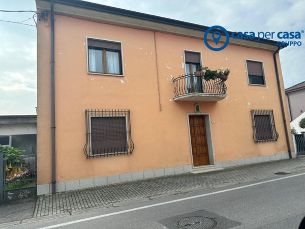 casa indipendente in vendita a Cerea in zona Asparetto
