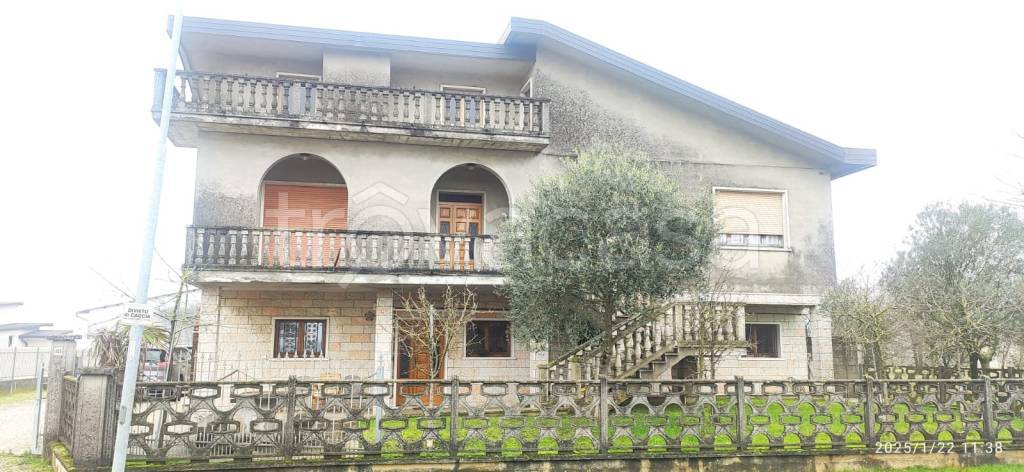 casa indipendente in vendita a Cerea in zona Asparetto