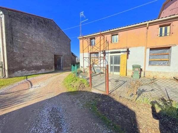 casa indipendente in vendita a Cerea in zona Palesella