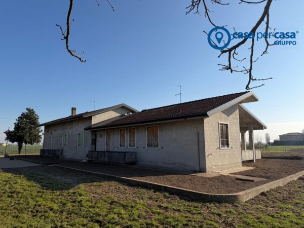 casa indipendente in vendita a Cerea in zona Asparetto