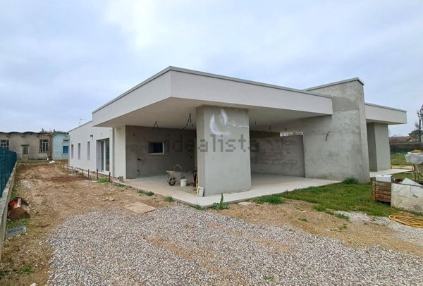 casa indipendente in vendita a Cerea