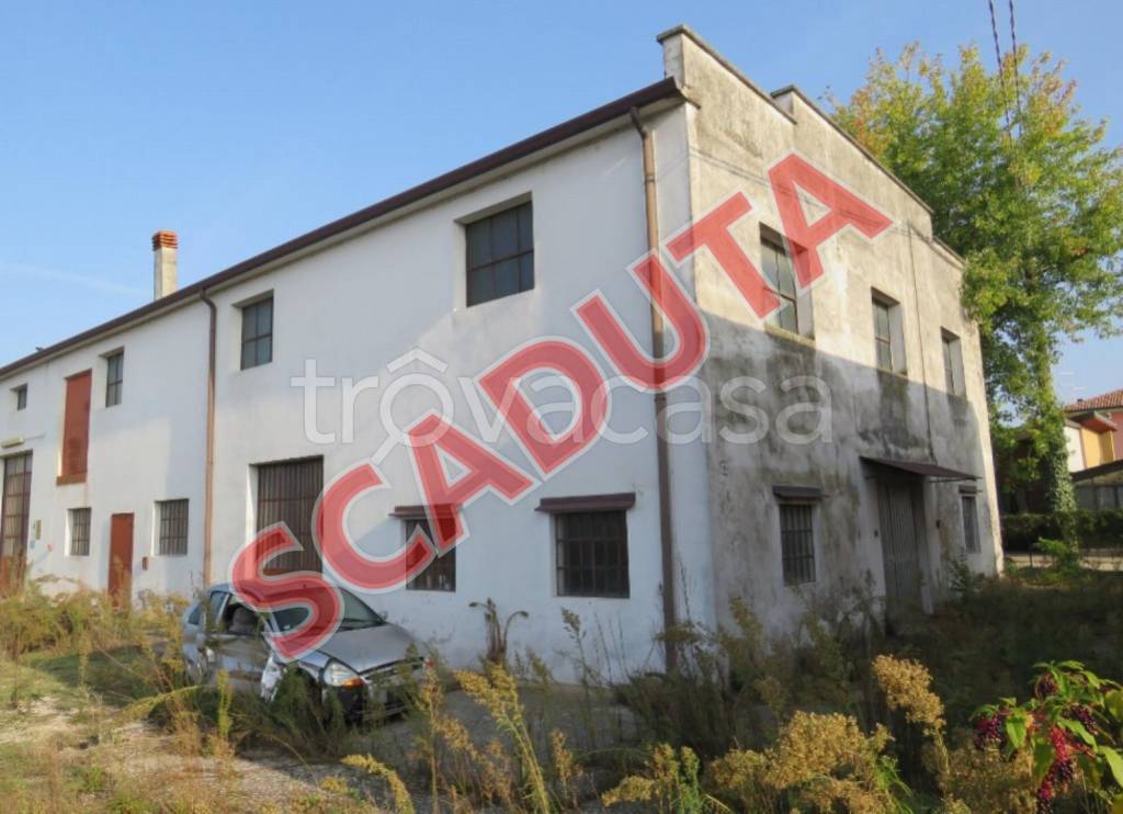 locale commerciale in vendita a Cerea