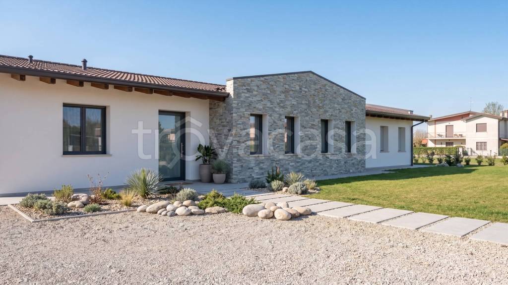 casa indipendente in vendita a Cerea in zona Cherubine