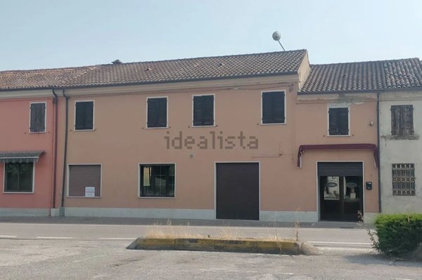 locale commerciale in vendita a Cerea in zona Aselogna