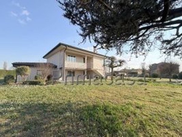 casa indipendente in vendita a Cerea