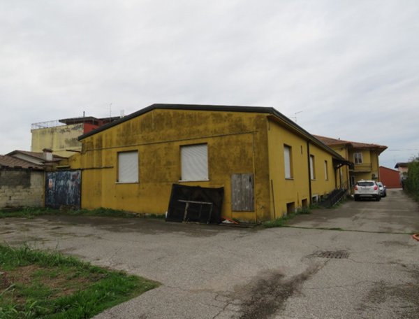 locale di sgombero in vendita a Cerea