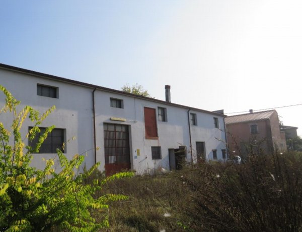 capannone in vendita a Cerea in zona Asparetto