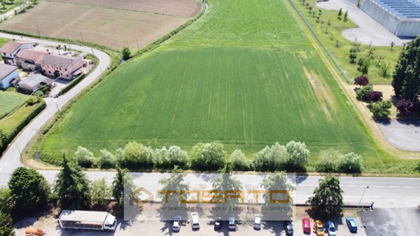 terreno in vendita a Cerea in zona Cherubine