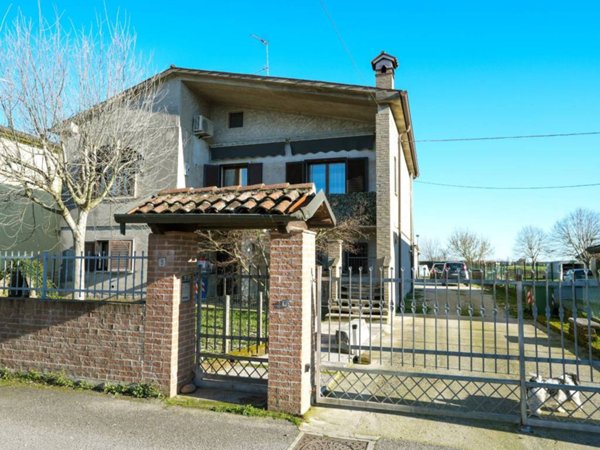 casa indipendente in vendita a Cerea in zona Cherubine