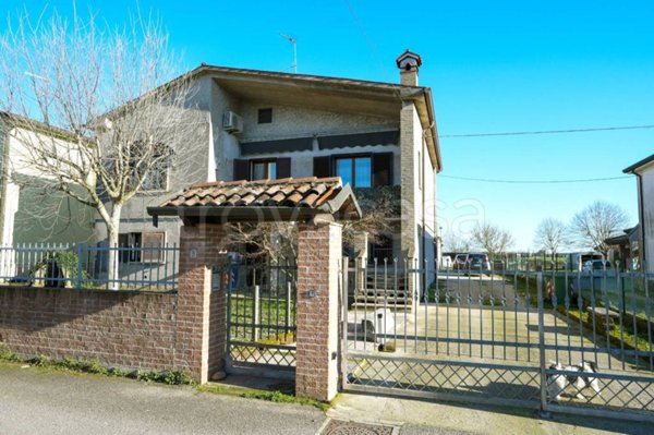 casa indipendente in vendita a Cerea in zona Cherubine