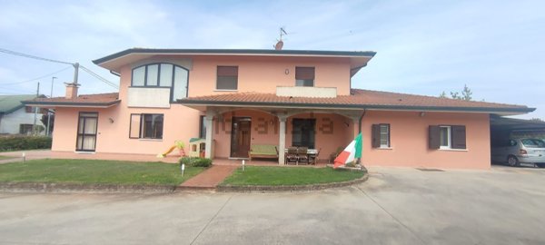 casa indipendente in vendita a Cerea
