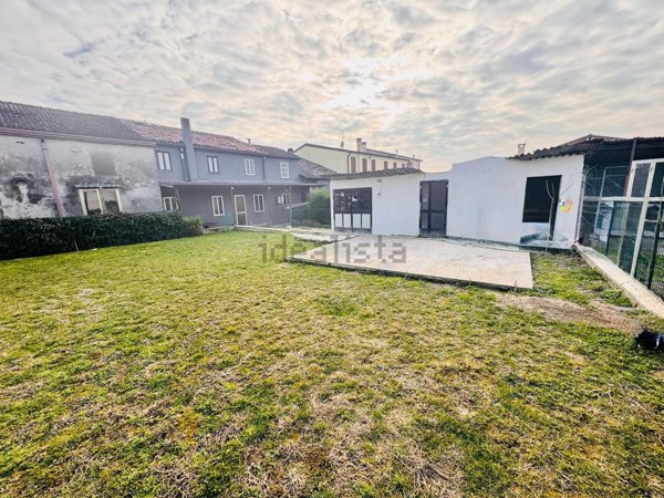 casa indipendente in vendita a Cerea in zona Cherubine
