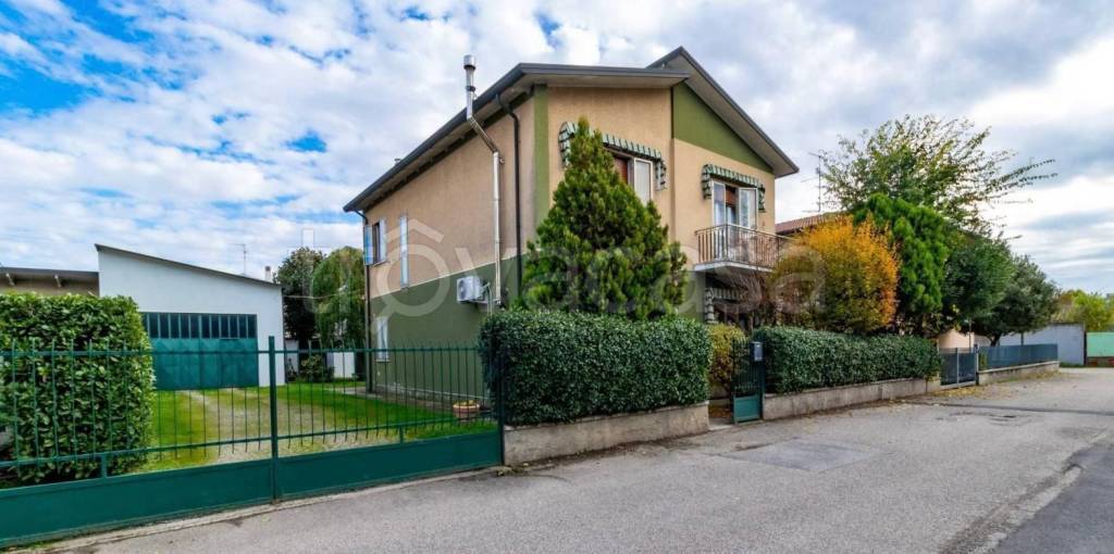 casa indipendente in vendita a Cerea