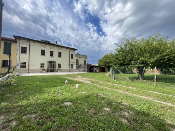 casa indipendente in vendita a Cerea in zona Palesella