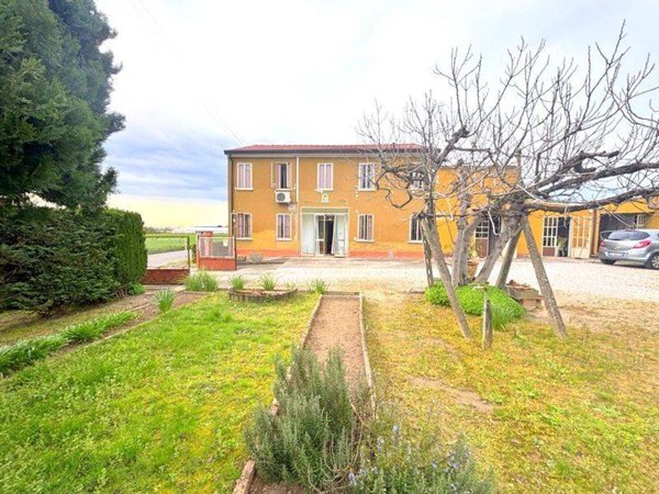 casa indipendente in vendita a Cerea in zona Asparetto