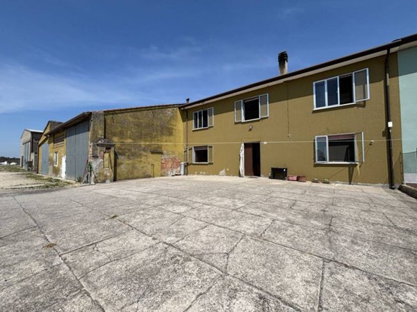 casa indipendente in vendita a Cerea in zona Asparetto