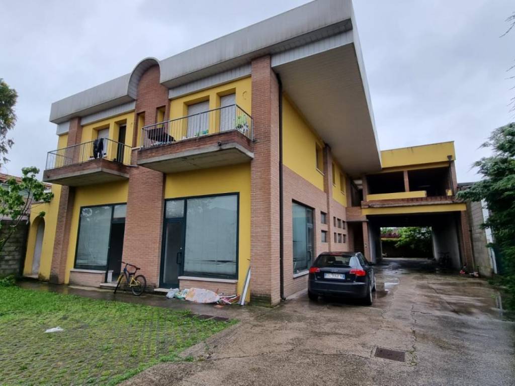 ufficio in vendita a Cerea in zona Asparetto