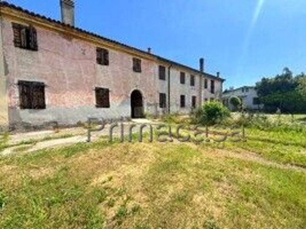 casa indipendente in vendita a Cerea in zona Asparetto