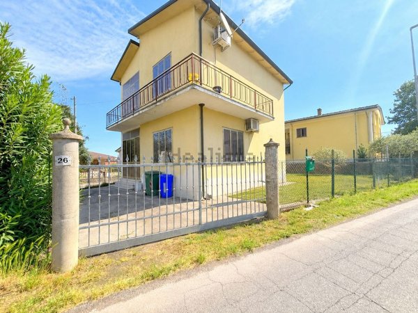 casa indipendente in vendita a Cerea in zona Asparetto