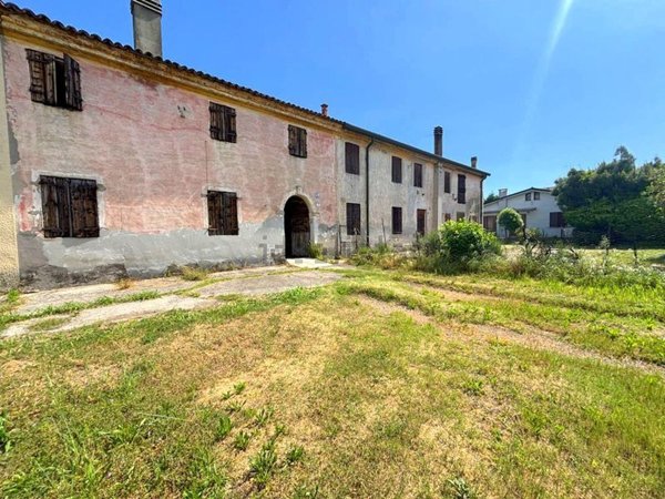 casa indipendente in vendita a Cerea in zona Asparetto