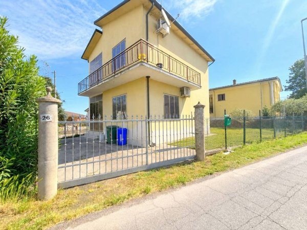 casa indipendente in vendita a Cerea in zona Asparetto