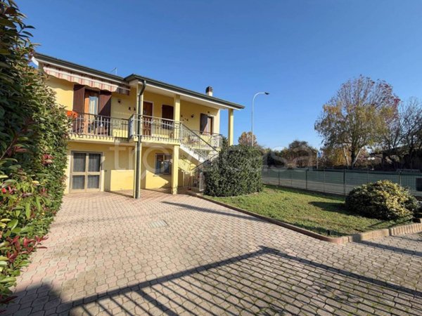 casa indipendente in vendita a Cerea in zona Asparetto
