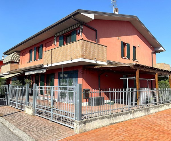 casa indipendente in vendita a Cerea