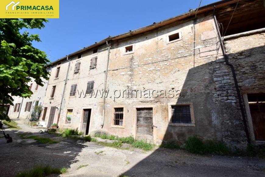 casa indipendente in vendita a Cerro Veronese