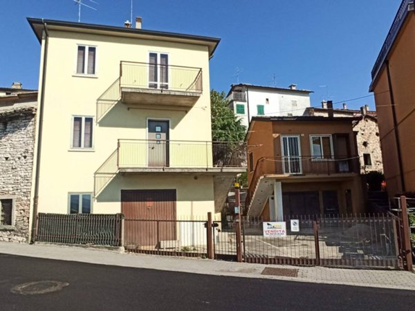 casa indipendente in vendita a Cerro Veronese