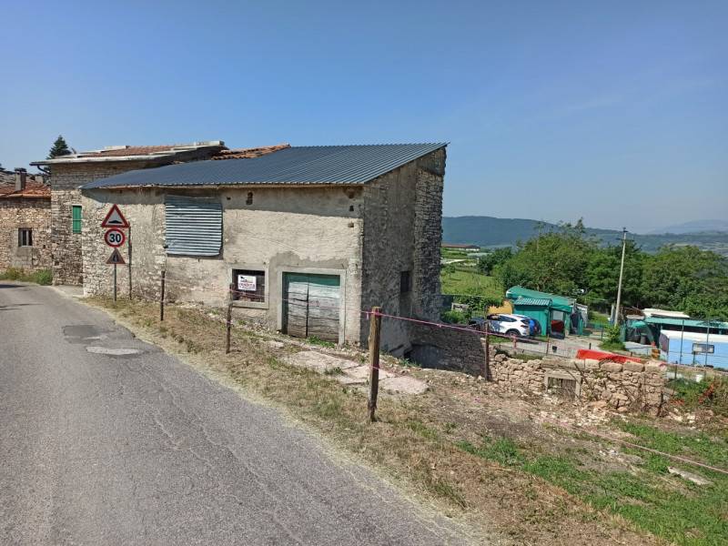 casa indipendente in vendita a Cerro Veronese