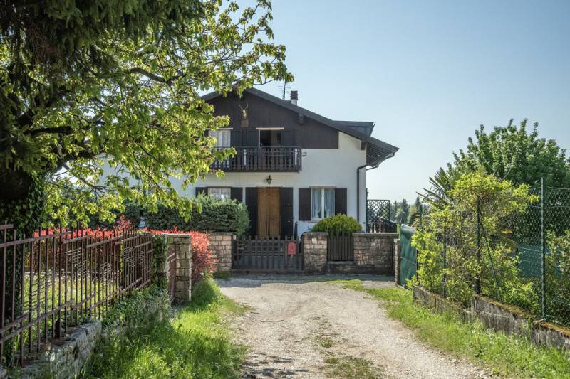 casa indipendente in vendita a Cerro Veronese