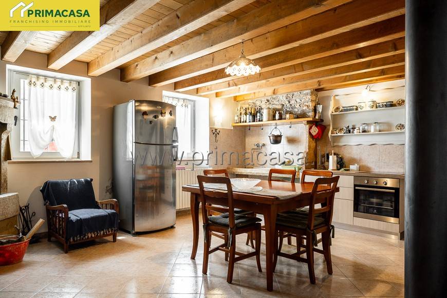 casa indipendente in vendita a Cerro Veronese