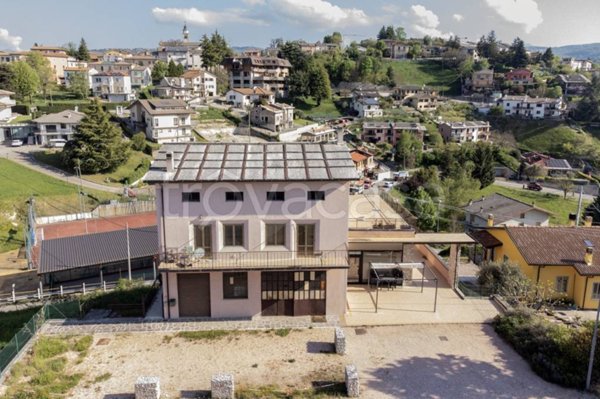 locale commerciale in vendita a Cerro Veronese