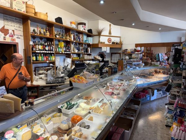 negozio in vendita a Cerro Veronese