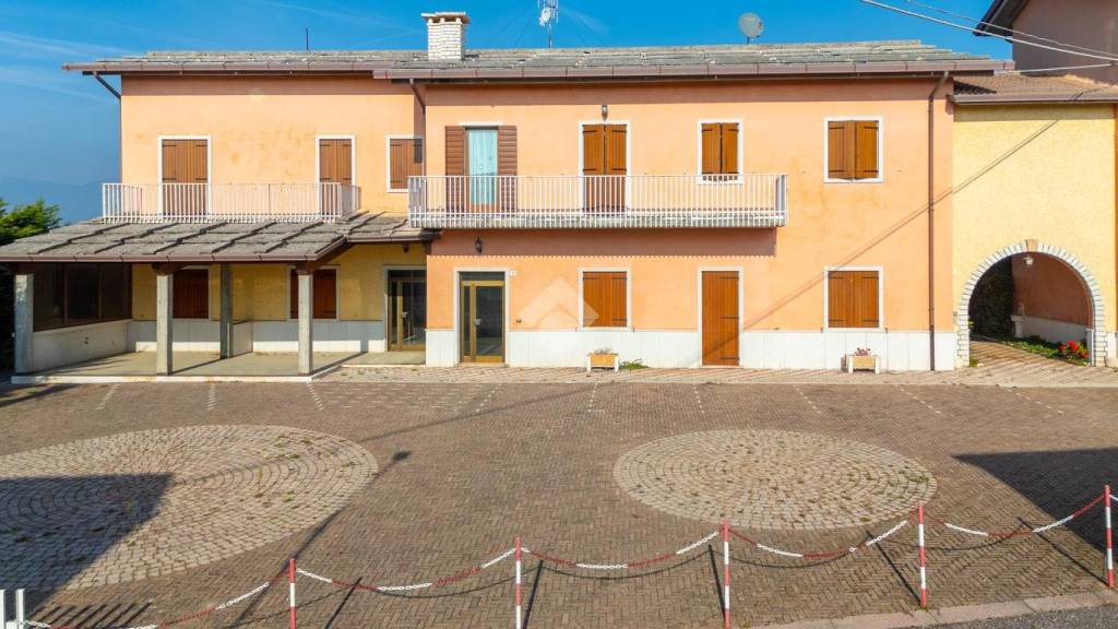 negozio in vendita a Cerro Veronese