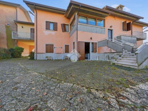 appartamento in vendita a Cerro Veronese