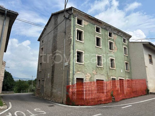 casa indipendente in vendita a Cerro Veronese