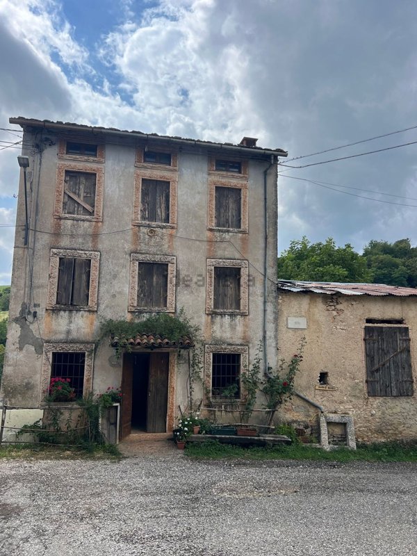 quadrivano in vendita a Cerro Veronese