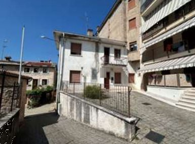 casa indipendente in vendita a Cerro Veronese