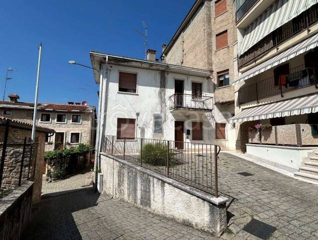 casa indipendente in vendita a Cerro Veronese